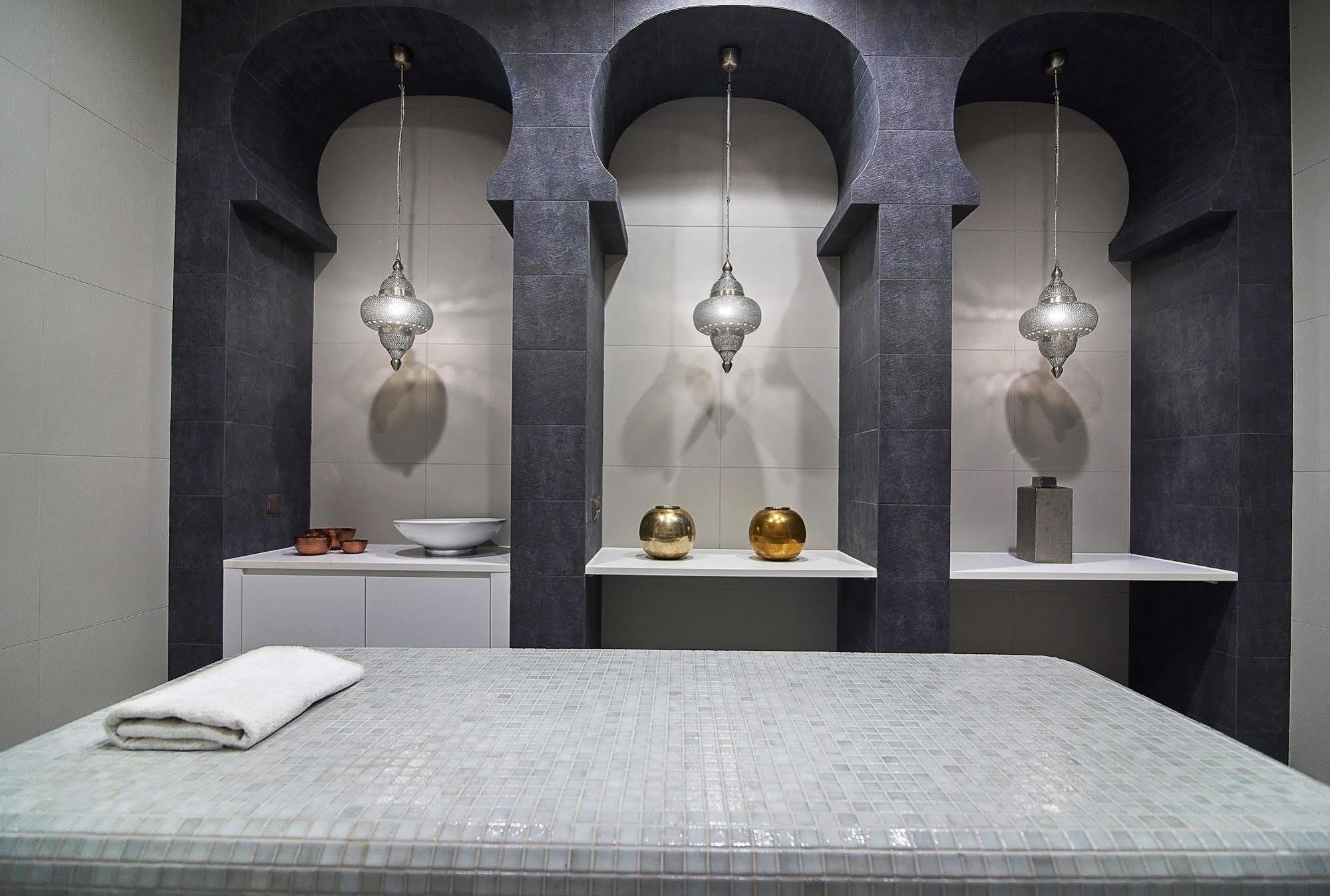 קולובז'ג Diune Resort By Zdrojowa מראה חיצוני תמונה The spa at The Dorchester