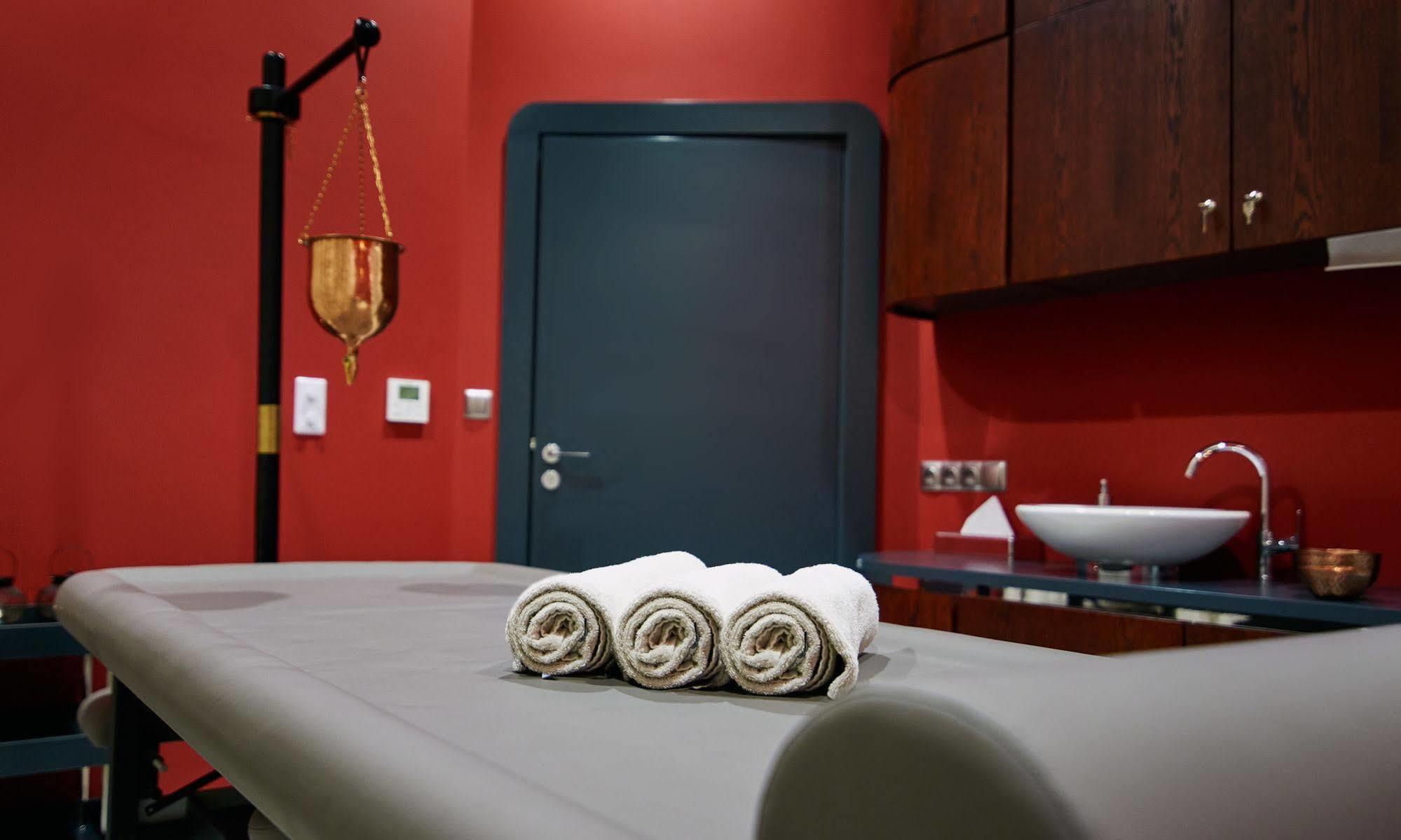 קולובז'ג Diune Resort By Zdrojowa מראה חיצוני תמונה A treatment room at a spa
